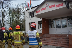 służby i pracownicy podczas ćwiczeń