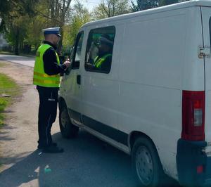 policjanci na drodze