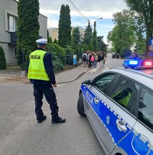policjanci i uczestnicy imprez
