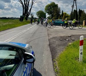 policjanci i uczestnicy imprez