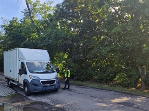 Funkcjonariusze Komendy Powiatowej Policji w Radziejowie podczas działań &quot;Trzeźwy poranek&quot; sprawdzający m.in. trzeźwość kierujących
