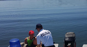 policjanci na wodzie