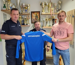 nowe stroje i uczestnicy spotkania