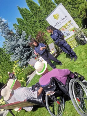 policjantki u Seniorów