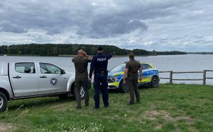 policjant i strażnicy