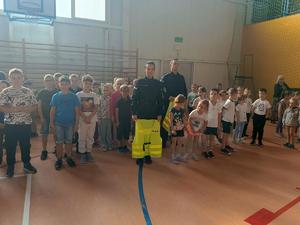 policjanci i uczniowie