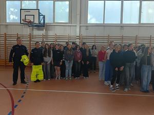 policjanci i uczniowie