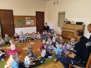 policjanci i dzieci