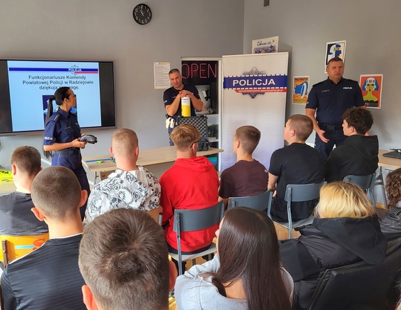 uczestnicy debaty