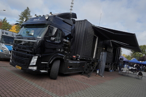 uczniowie i policjanci