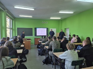 Komendant Powiatowy Policji w Radziejowie w spotkaniu z uczniami klas mundurowych Zespołu Szkół Mechanicznych w Radziejowie