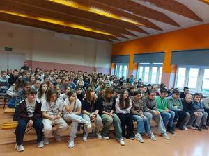 policjantka i uczniowie