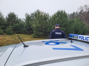 policjanci na patrolu