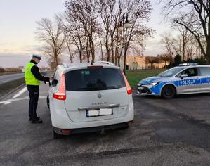 policjanci na drodze