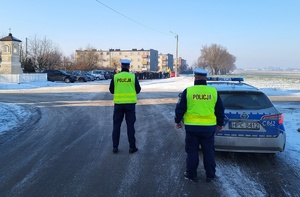 policjanci zabezpieczają Orszak Trzech Króli