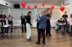 uczestnicy WOŚP i policjanci