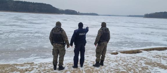 funkcjonariusze na patrolu