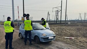 funkcjonariusze na patrolu