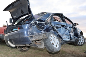 miejsce zdarzenia i uszkodzone pojazdy