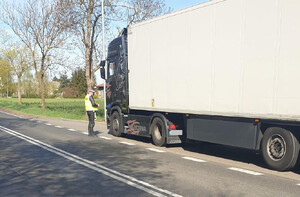 policjant na drodze