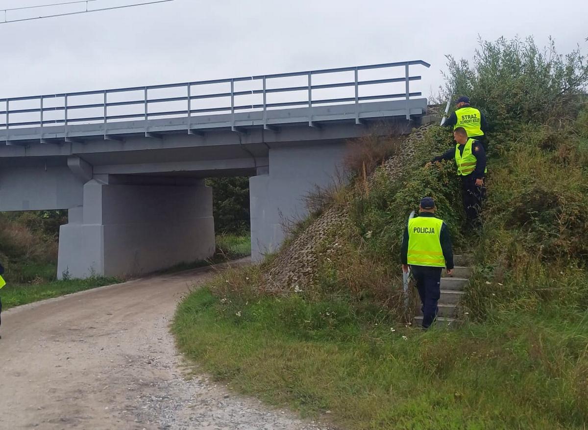 Policjanci i Straż Ochrony Kolei patrolują torowiska w powiecie radziejowskim